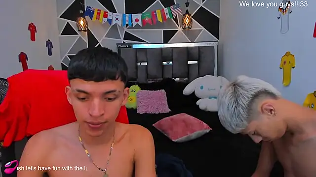 Juan_Nd_Steven's Live XXX Chat