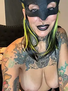 MaskedMamiXXX 现场XXX聊天