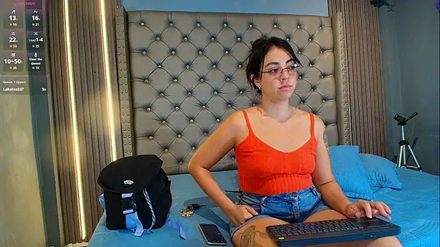 CORAL_FOX's Live XXX Chat
