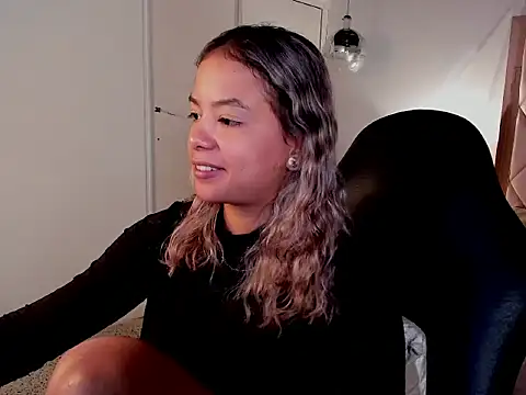 dulce_lyraa1 élő XXX-chatje
