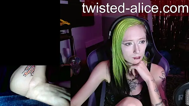 Twisted_Alice live XXX chat
