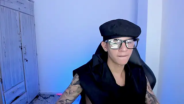 Chat +18 de tylerrnova ao vivo