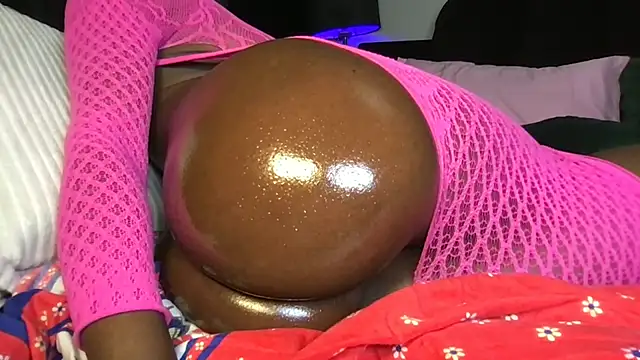 Chat +18 de choco_petite ao vivo