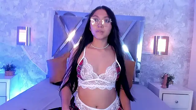 madyroa's Live XXX Chat
