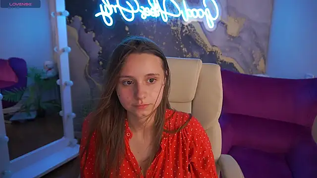 TinyNatalie Chat XXX in diretta