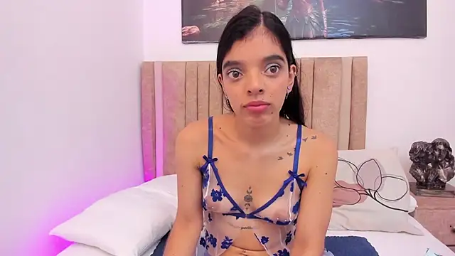 Thalia_parkerr_ লাইভ XXX চ্যাট