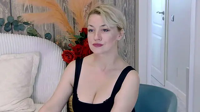 ClassyTinaa Chat XXX live