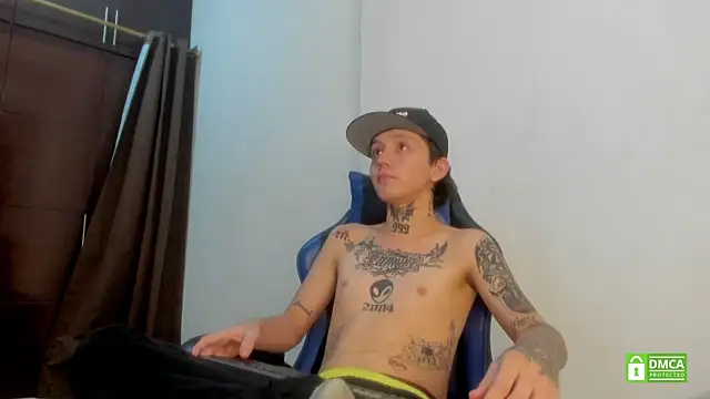 Živý XXX chat Nick_TattooedGuy