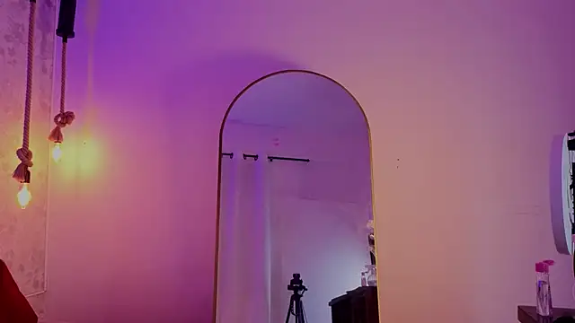 XXX chat uživo modela july_quinzel