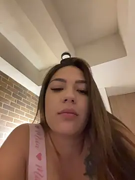 Latina_vanessa live XXX chat