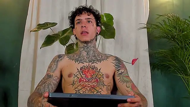 Aron_ford live XXX chat