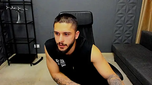 Онлайн чат XXX TroyWadee