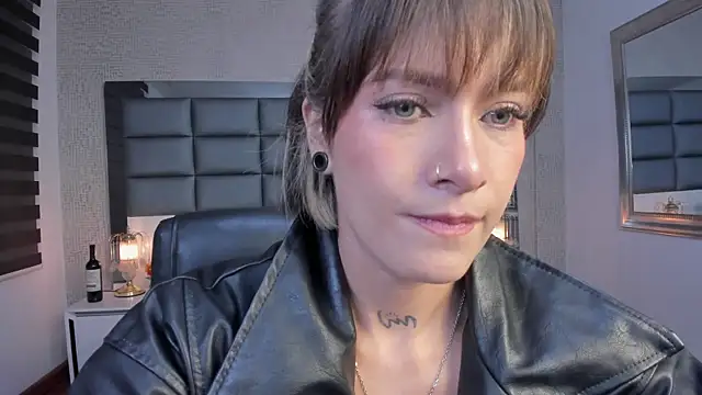 Mrs_Regina_clk – Live XXX-chat