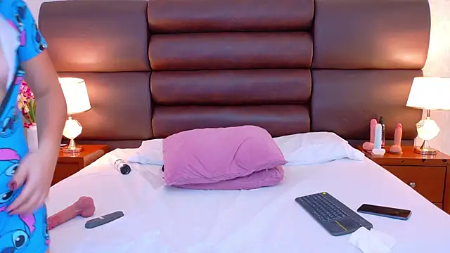 Živý XXX chat CintiaHolmss