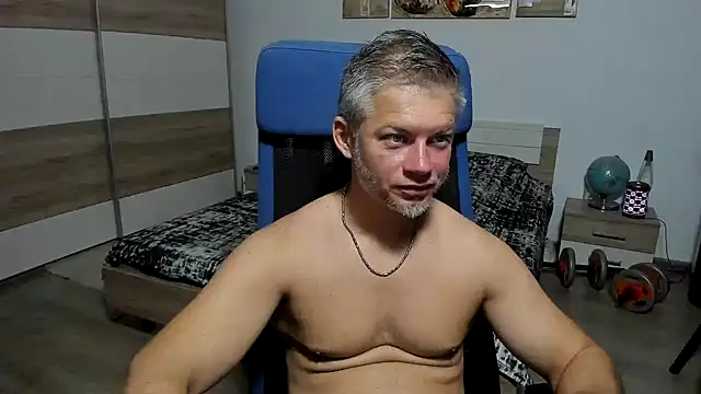 Chat XXX en directo de RobbyShawz