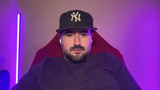 دردشة DominantTheo الجنسية المباشرة