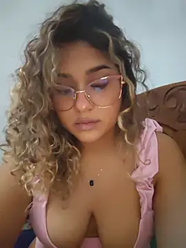 BrendaGirs Show in webcam