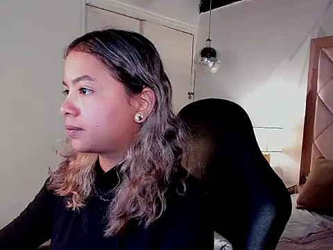 dulce_lyraa1's Live XXX Chat