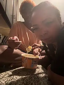 צ'אט XXX בשידור חי של honeycombhalo