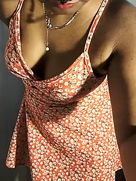 Chat +18 de DIRTYSECRET_QUEEN_07 ao vivo