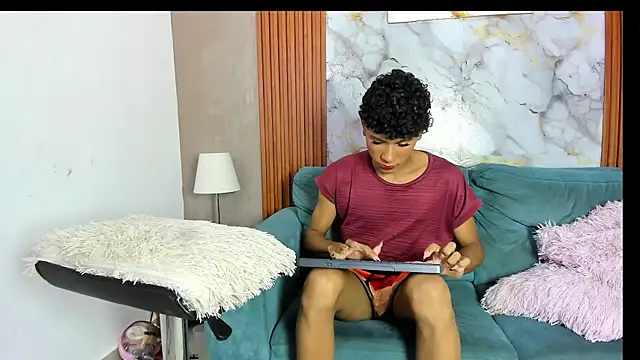 Chatroom XXX en direct de BOUL_GUYS