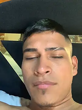 Emiliano_Reyes webkamerás műsora