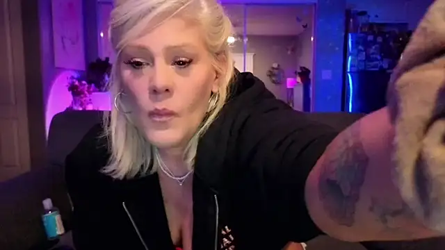 Lexi_Shocker Adlı Modelin Canlı XXX Sohbeti