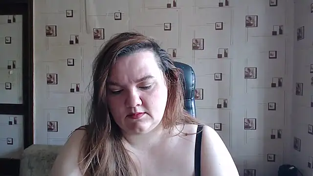 TasyaBigTTs' Live XXX Chat