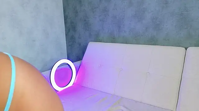 OnlyForYou_'s Live XXX Chat