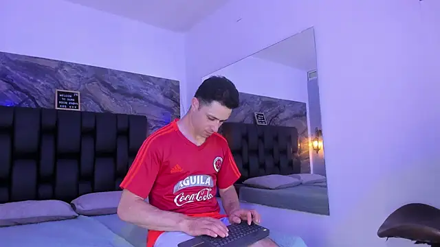 Chat XXX ao vivo de Clark_kush