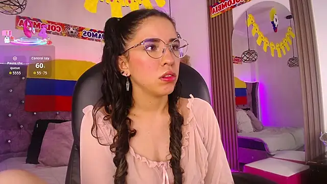 Chat XXX en directo de Amara_Davis1