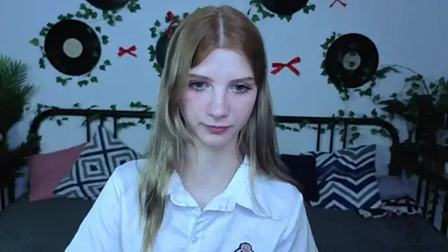 M1aForever Chat XXX in diretta