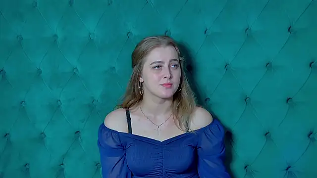 EllaBells' Live XXX Chat