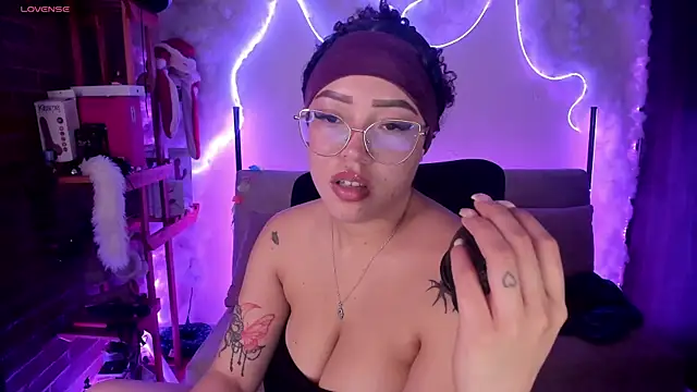 XXX chat uživo modela liz_martins1