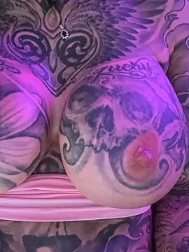 Chatroom XXX en direct de MeganWitch