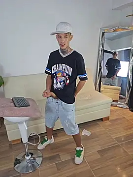 Chat +18 de Darwinstark_ ao vivo