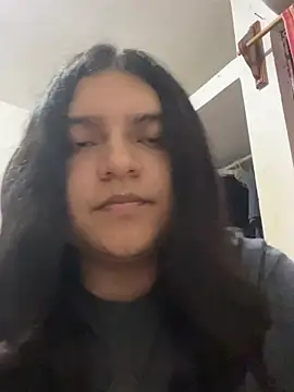 petitelatino Adlı Modelin Canlı XXX Sohbeti