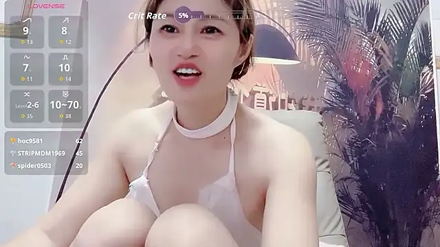 Summer-C live XXX chat