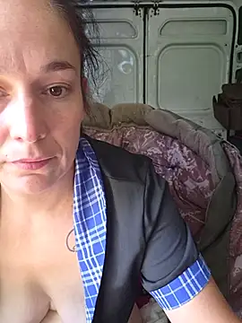 Chat +18 de adelinegirly ao vivo