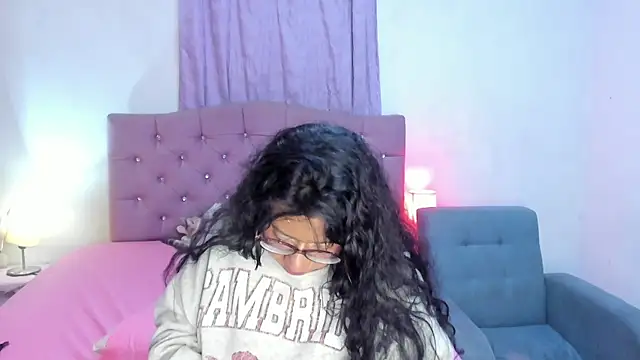 Latinabombsheell's Live XXX Chat
