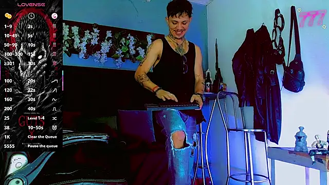 HannibalLester Adlı Modelin Canlı XXX Sohbeti