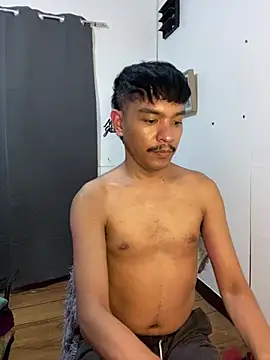 asian_darlingcummersxXx Adlı Modelin Canlı XXX Sohbeti