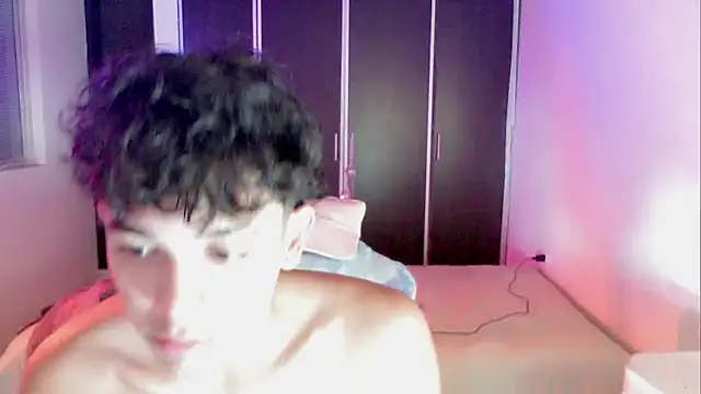 XXX chat uživo modela 2c_Bby