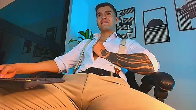 XXX chat uživo modela ALPHA_DOMINUS_
