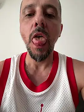 Czat XXX na żywo – InsaneMattt