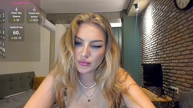 fifteenpoem Chat XXX in diretta