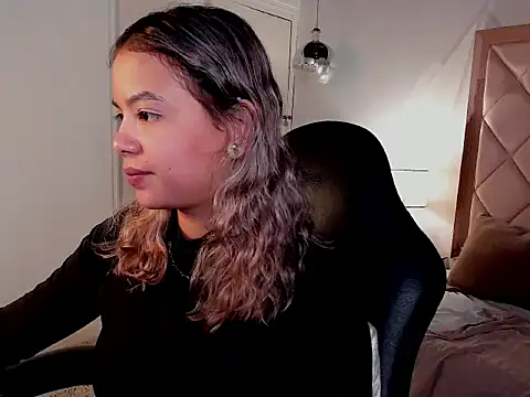 dulce_lyraa1's Live XXX Chat