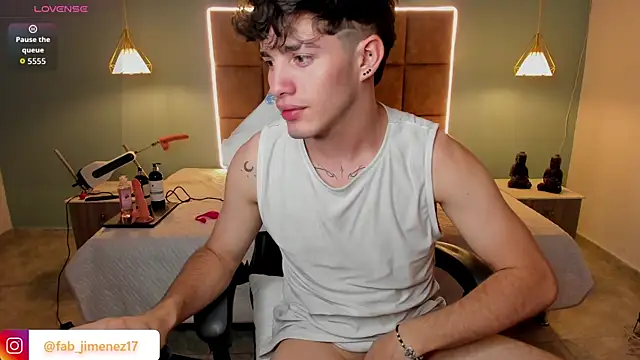 AlejooTwink Adlı Modelin Canlı XXX Sohbeti
