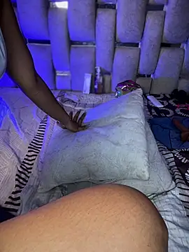 XXX chat uživo modela Mia_X1