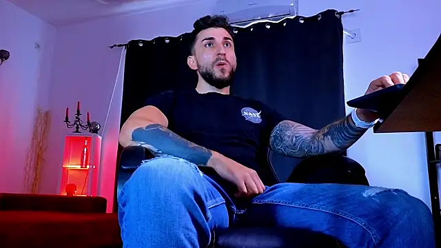 دردشة MightyAaron66 الجنسية المباشرة